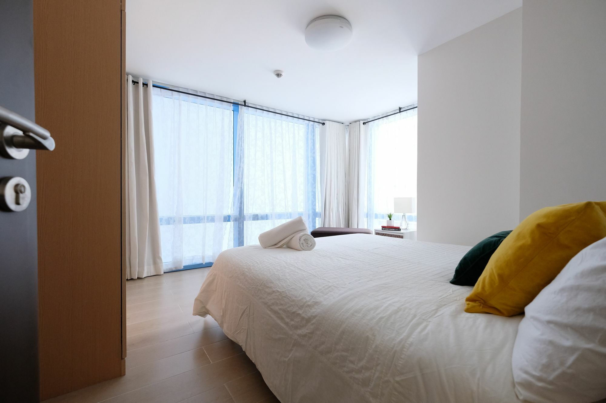 Csuites At Two Central Residences Makati City Exteriör bild